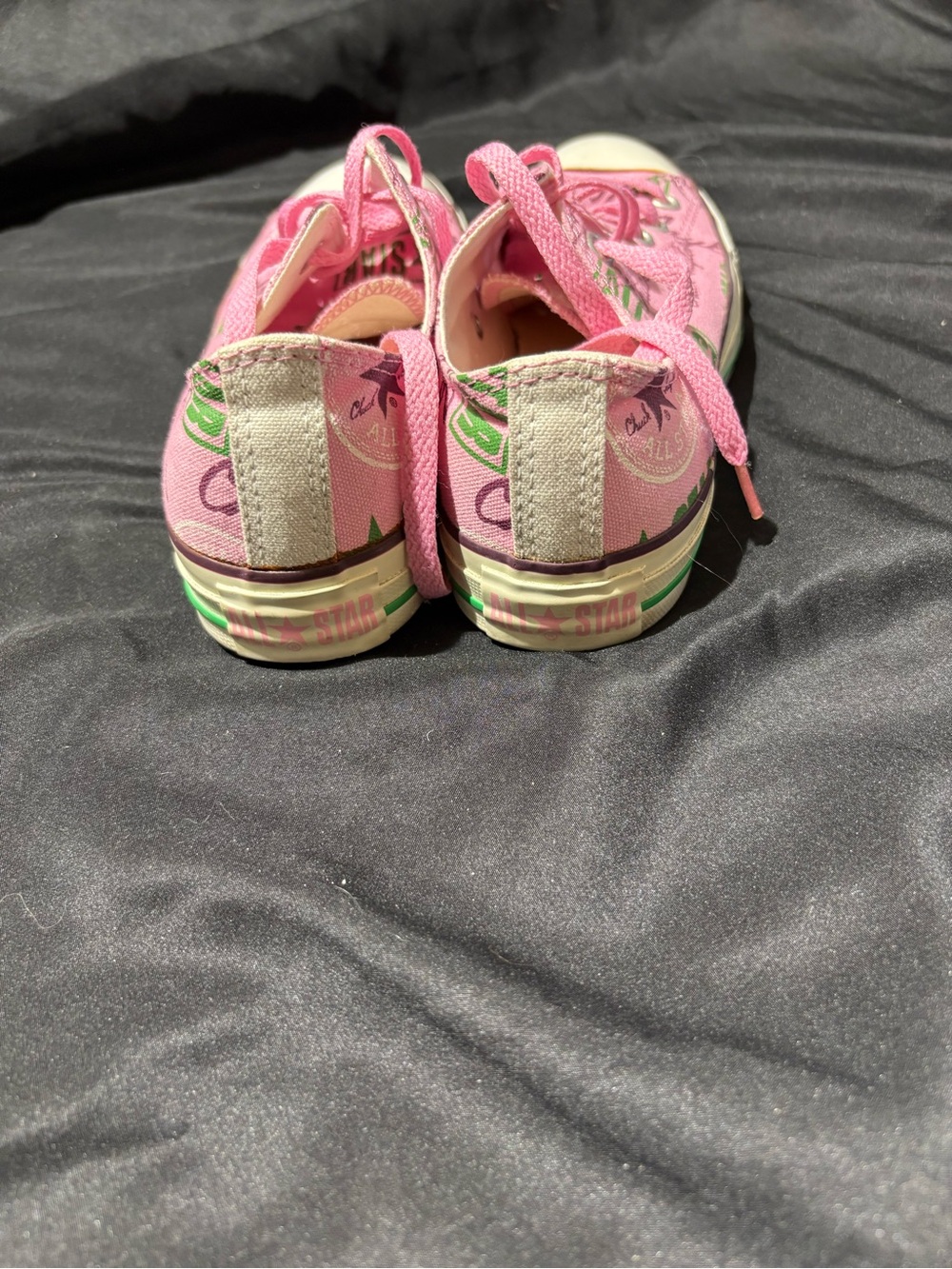 Pink Low-Top Women's Canvas Sneakers with Script Print - Picture 4 of 8